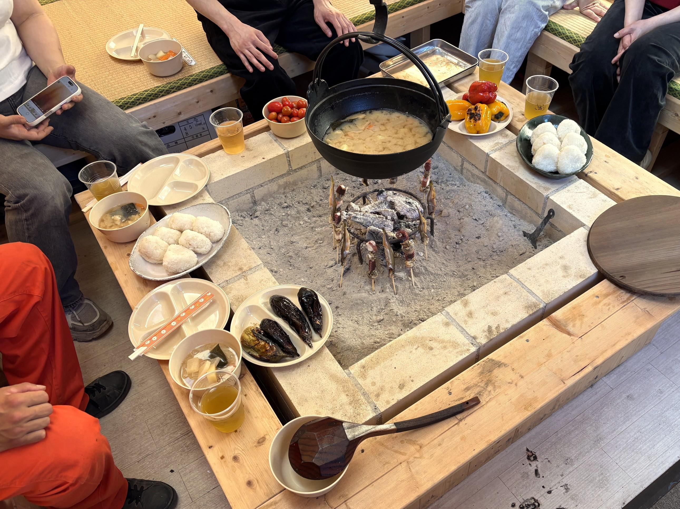 サイクリング参加者での食事.jpeg